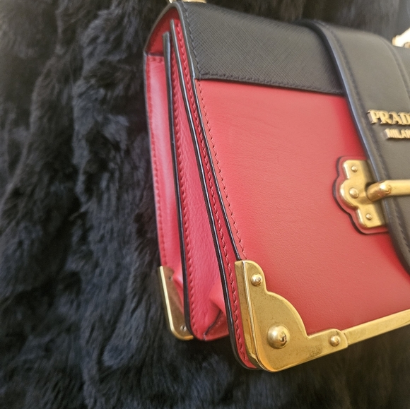 Authentic Prada Cahier Red Crossbodybag or shoulder bag - Picture 5 of 15